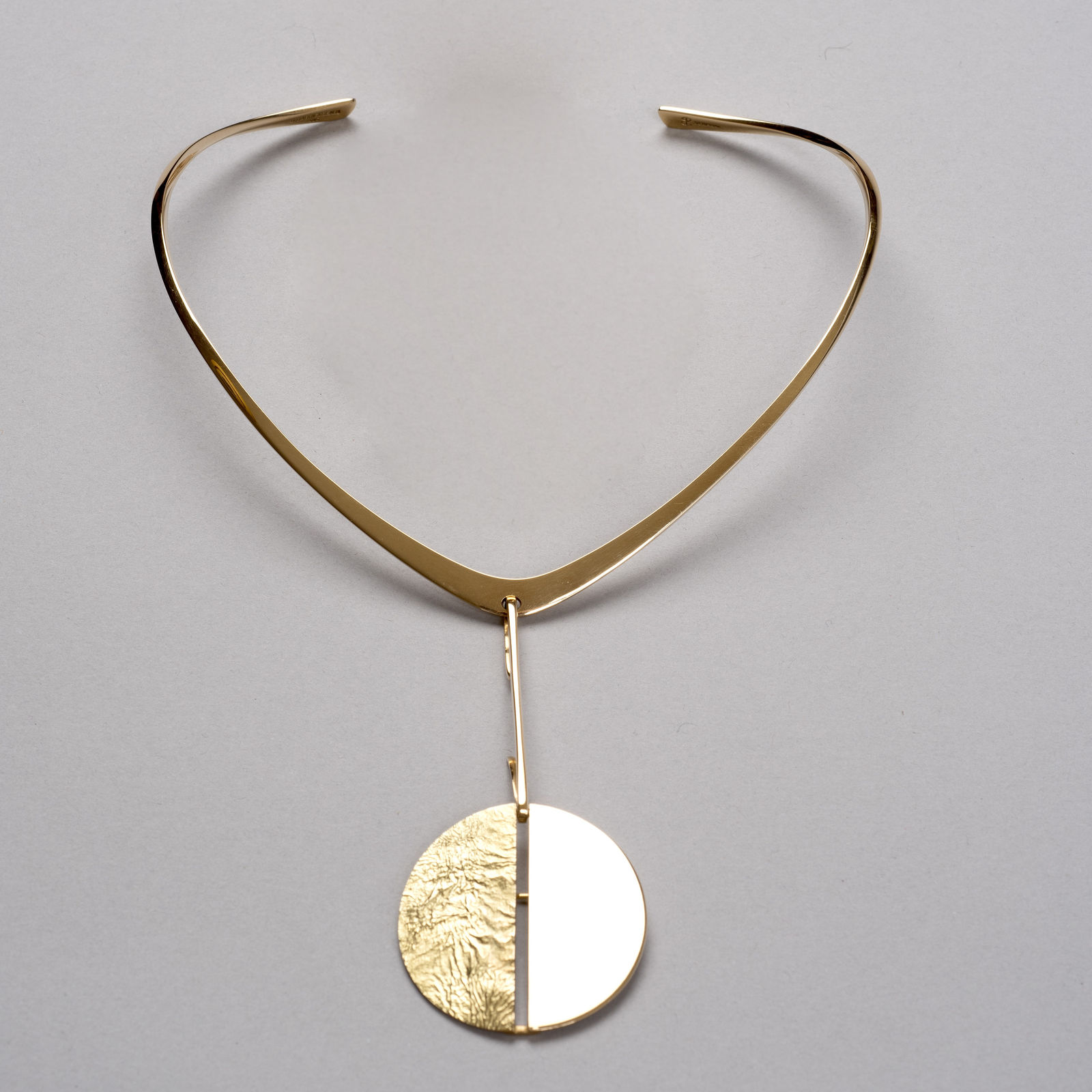 Bent Gabrielsen, Neck ring with detachable pendant