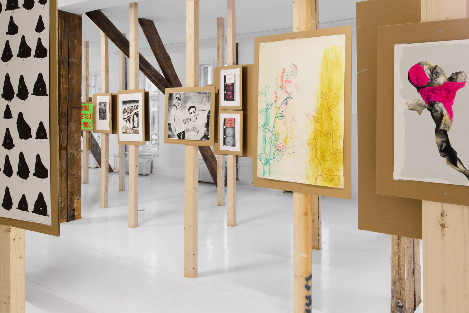 Exhibition View, 2025, Splinters of Angst Derelict, at Hua International Berlin. Photo by Joe Clark, courtesy of the arists and Hua International.