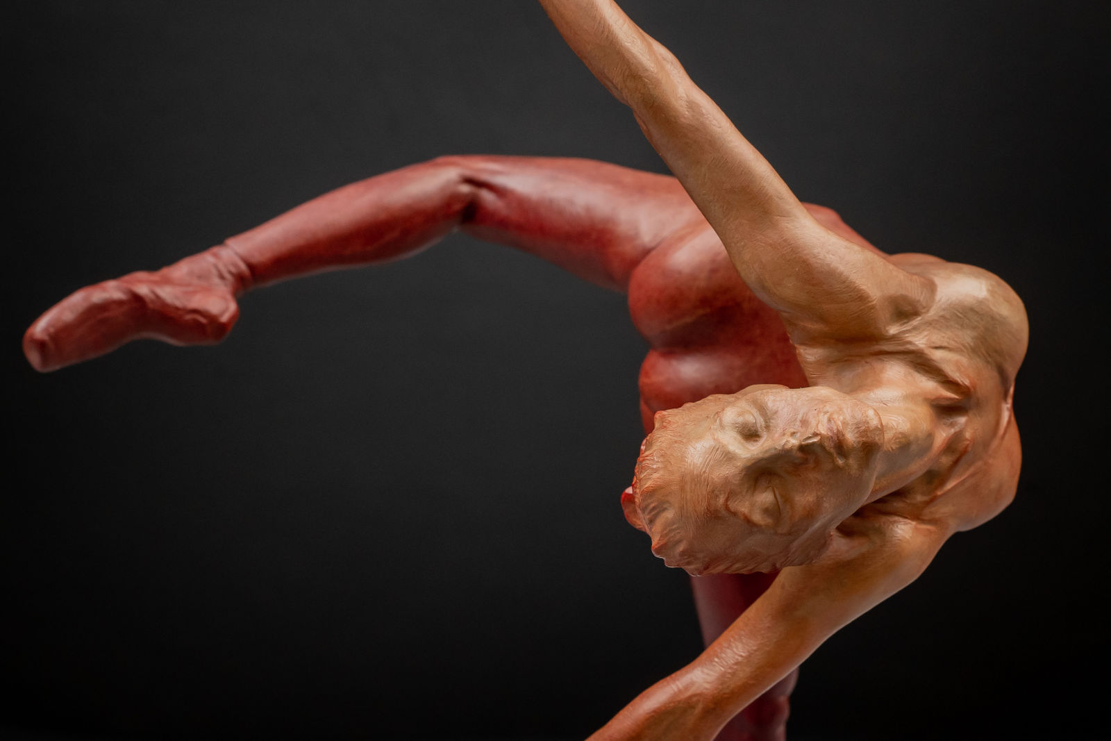 Richard MacDonald, Flight in Attitude, Atelier, Red, 2005