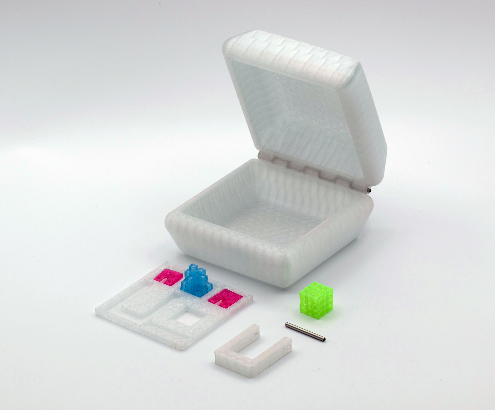 Cara Lowe, KINETIC BOX