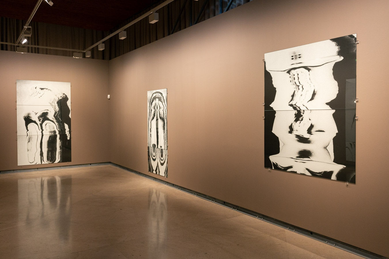 Igor Jesus - Animistic Glass, 2024, Galeria Fundação Amélia de Mello | Galeria Francisco Fino