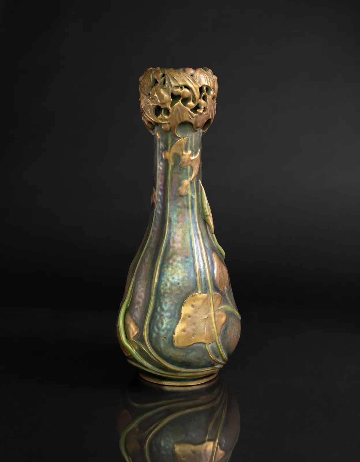 Amphora, Vase with Water Plants and Bats,  1901-1902