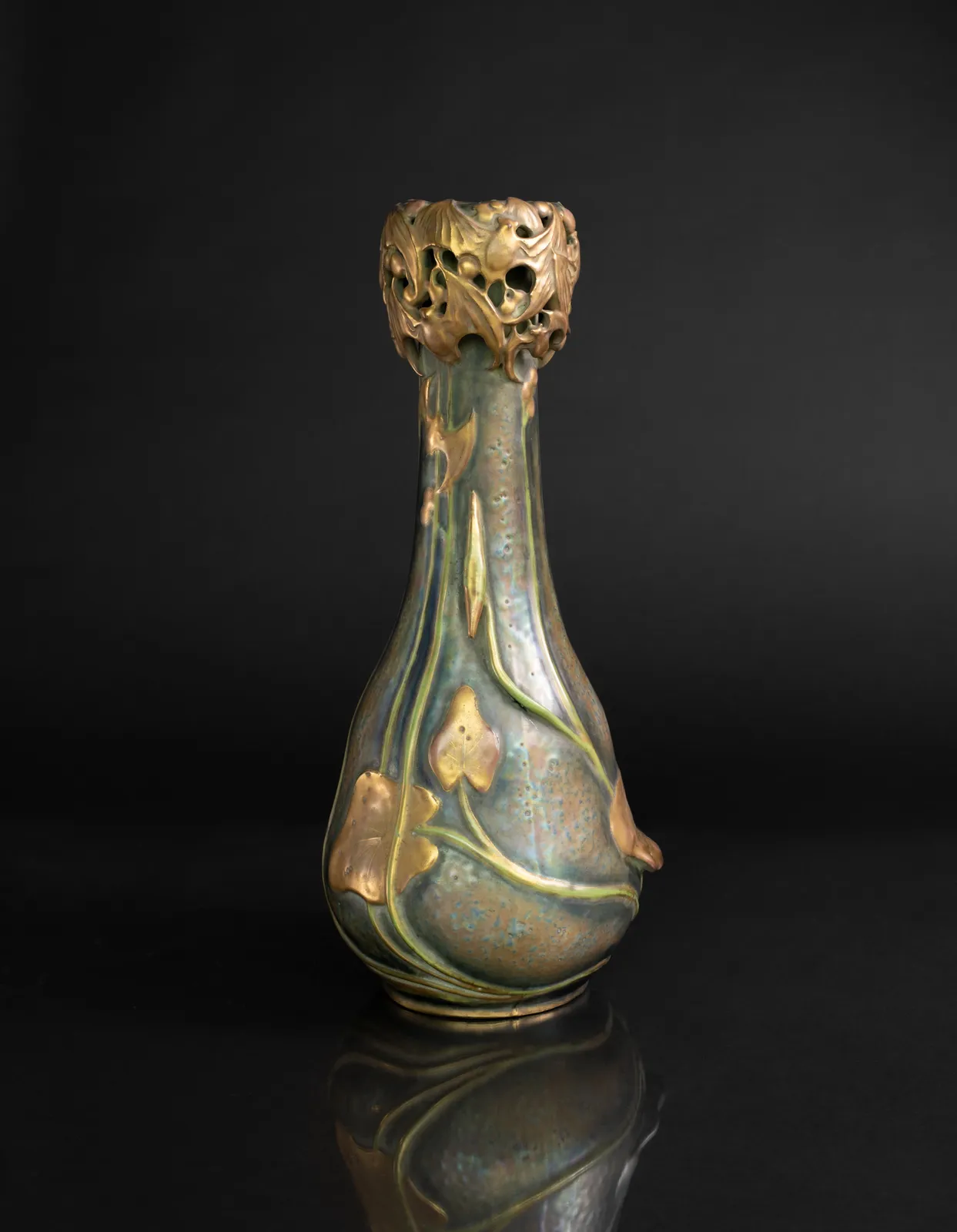 Amphora, Vase with Water Plants and Bats,  1901-1902