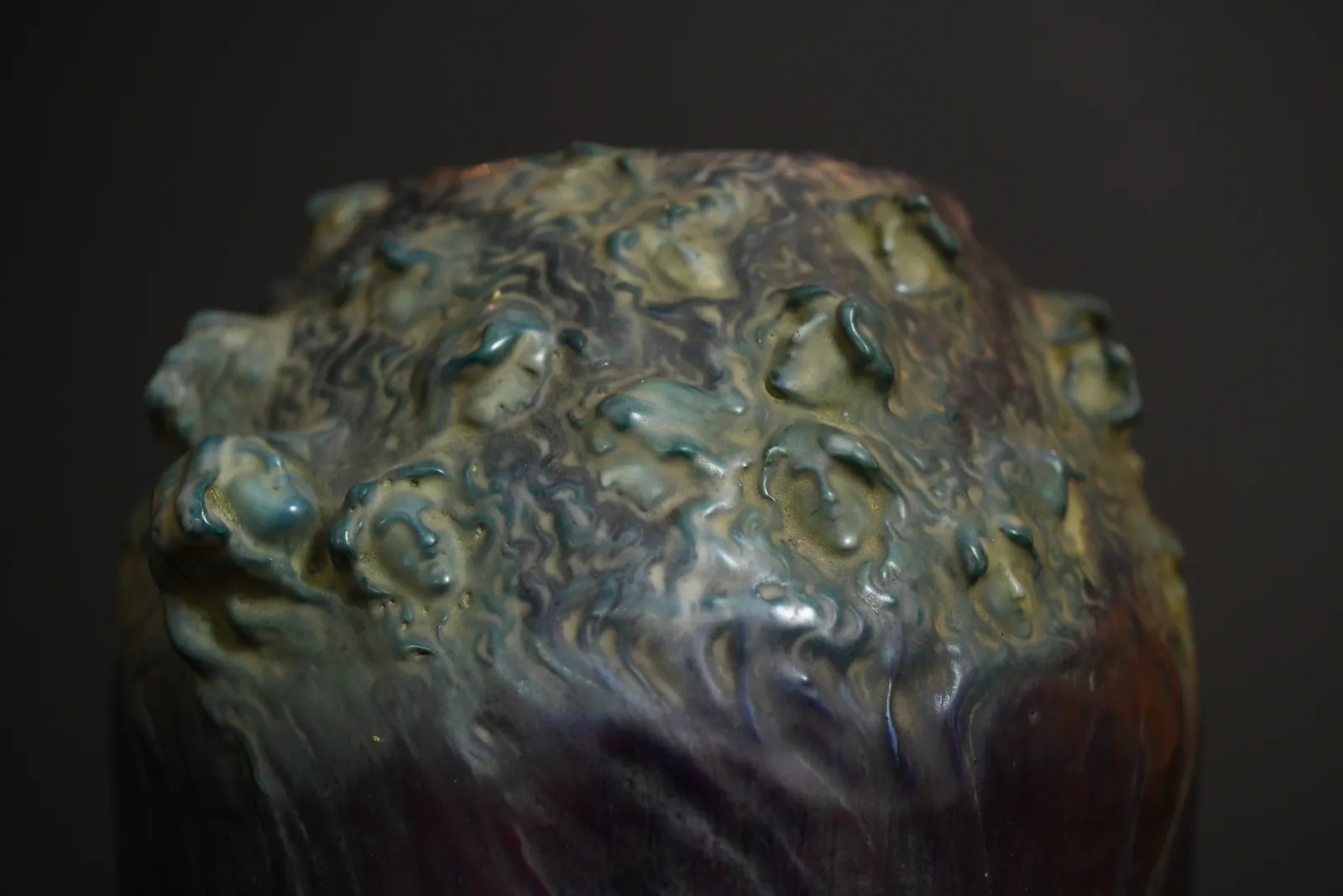 Amphora, Women in the Storm,  1898