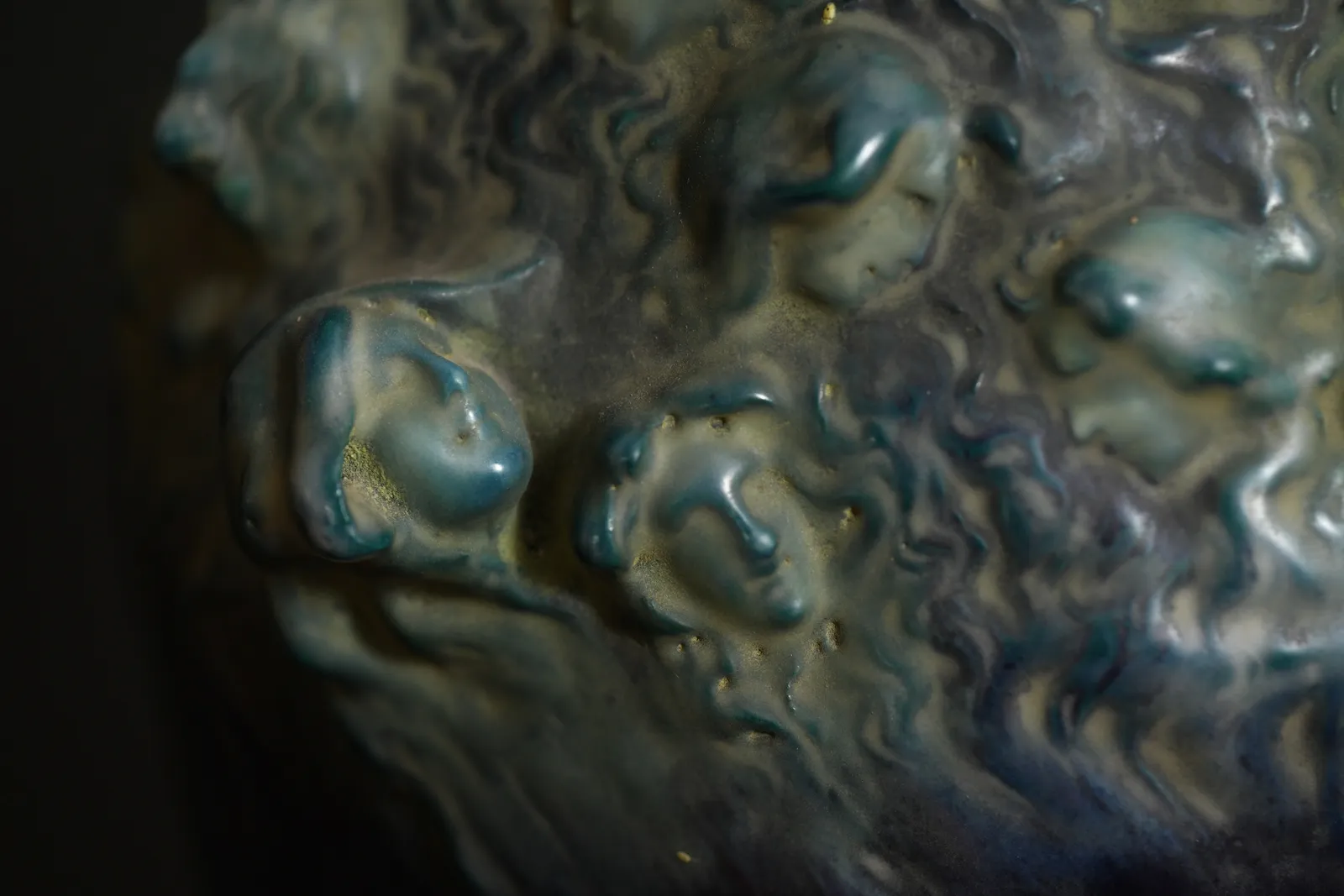 Amphora, Women in the Storm,  1898