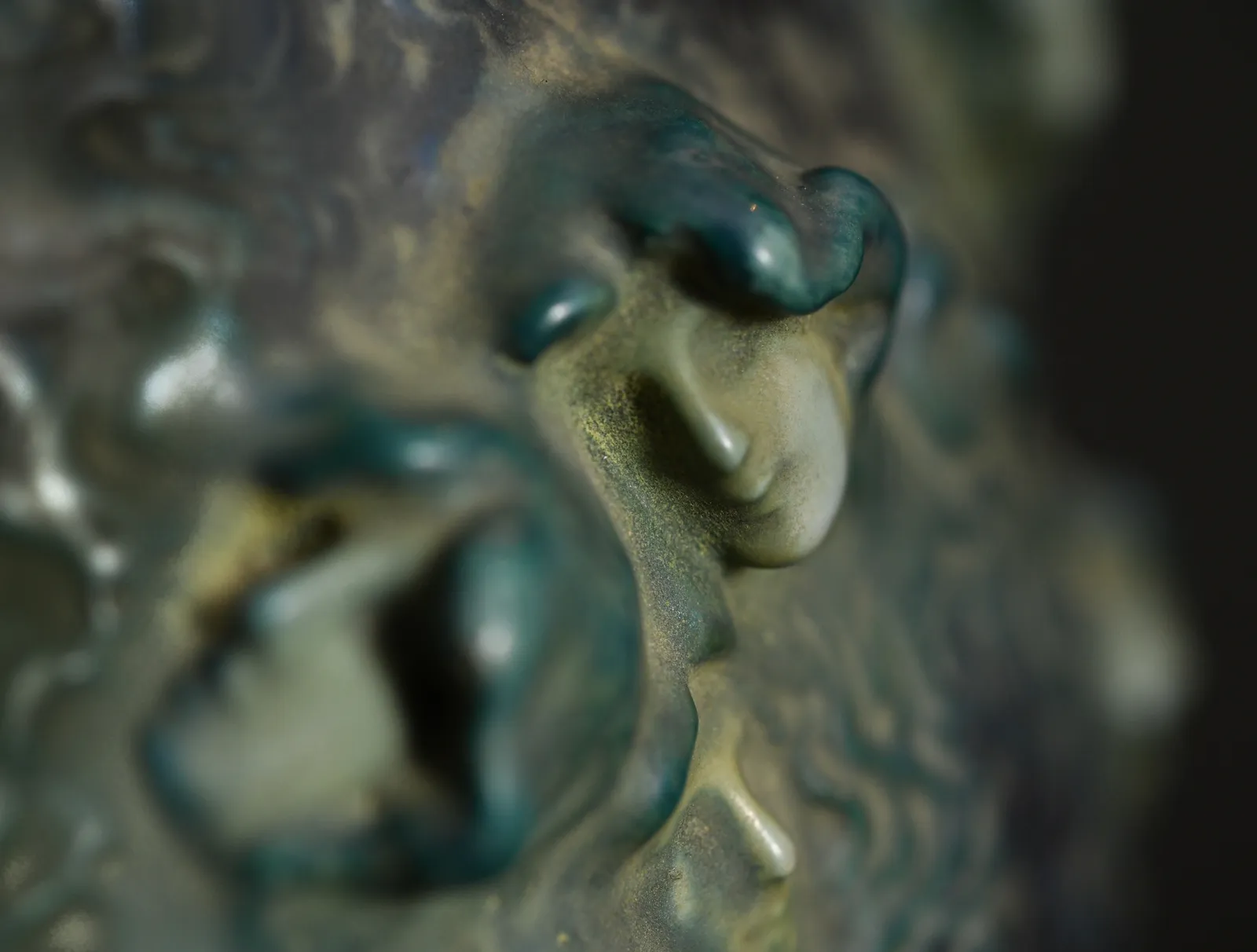 Amphora, Women in the Storm,  1898