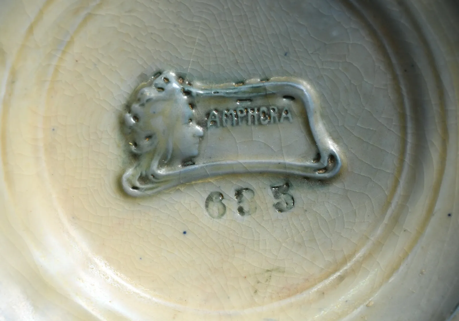 Amphora, Women in the Storm,  1898