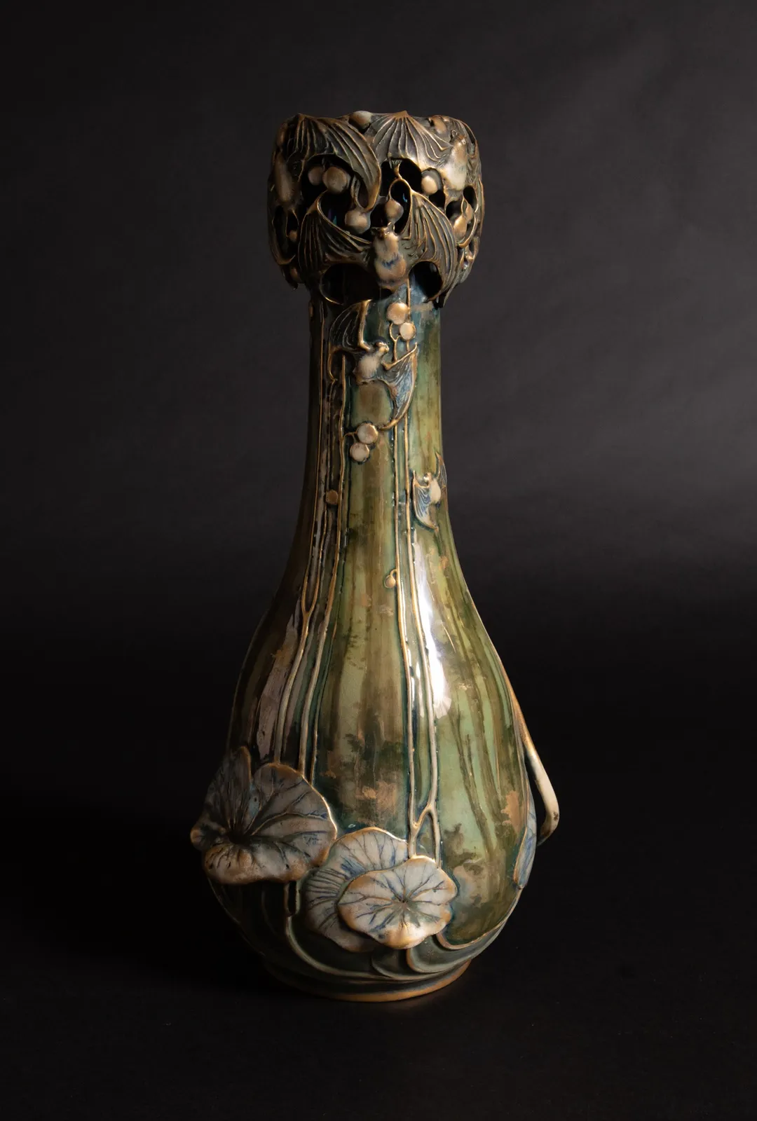 Amphora, Vase with Water Plants and Bats,  1901-1902