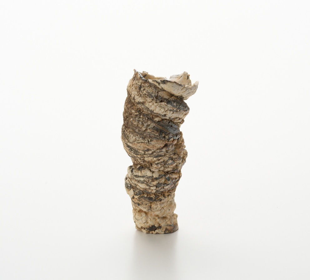 サム・チャット, Torqued Form, Porcelain Bizen Clay Interventions 1, 2024