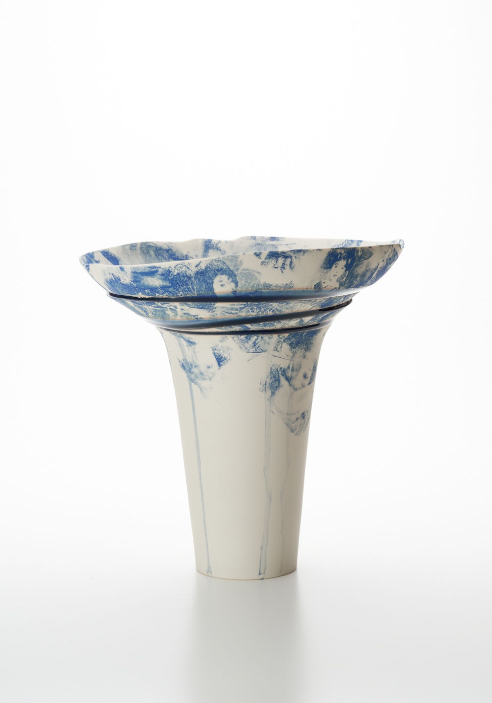 多和田有希＋福本双紅, blue on blue, 2025