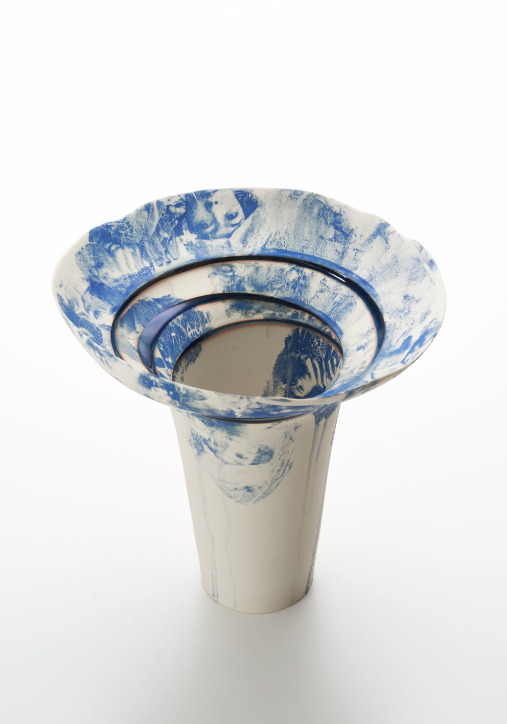 多和田有希＋福本双紅, blue on blue, 2025