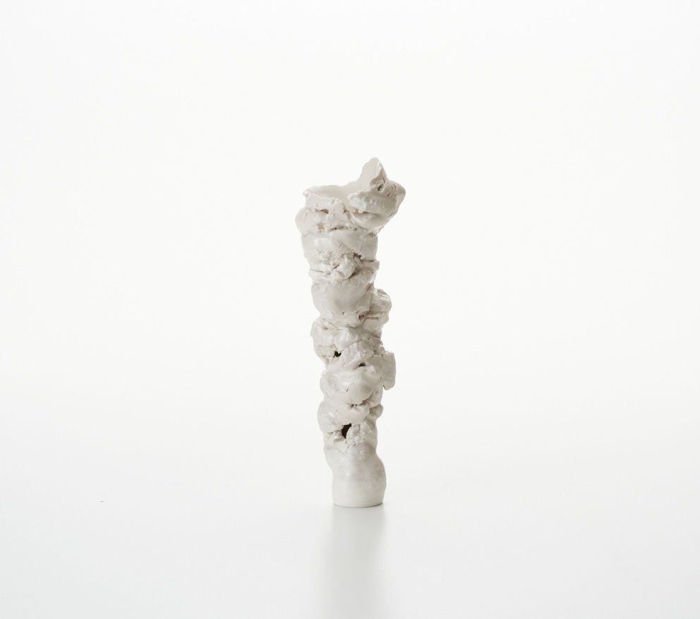 サム・チャット, Torqued Form, Porcelain 1, 2024