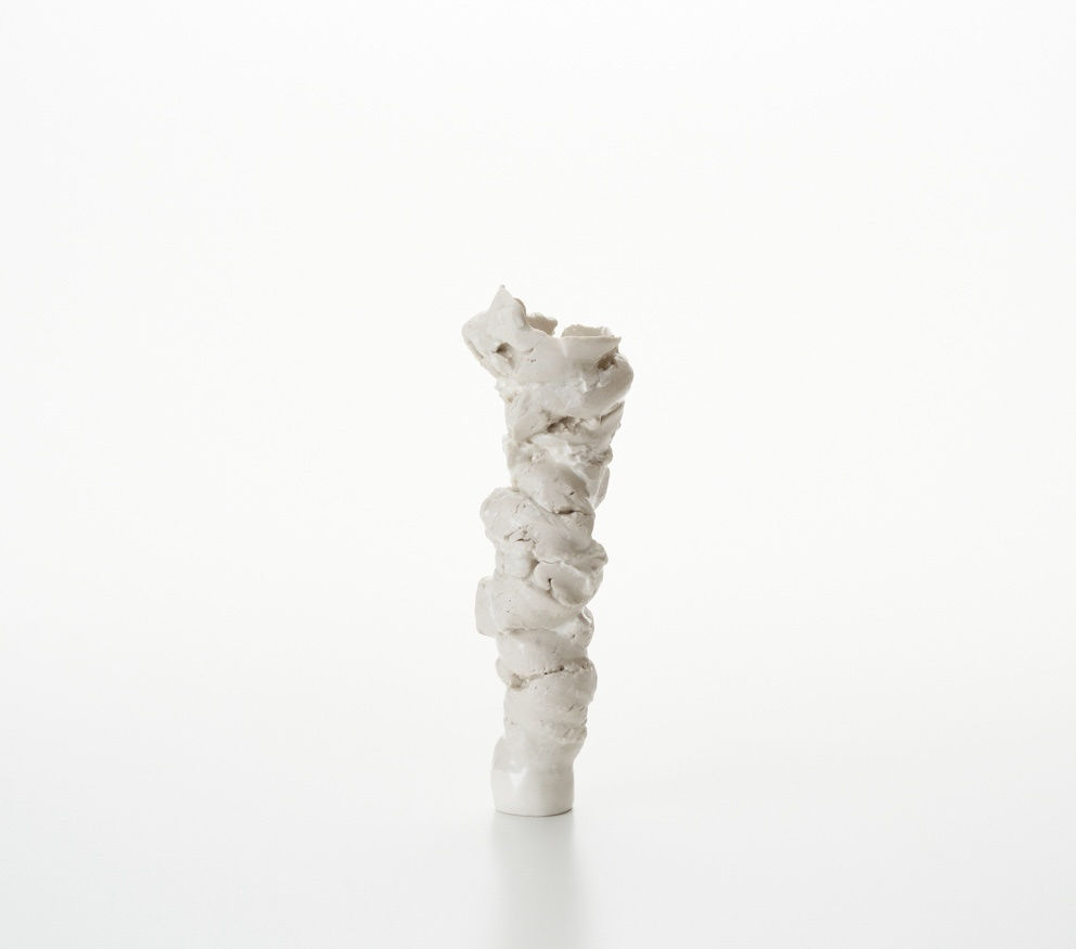 サム・チャット, Torqued Form, Porcelain 1, 2024