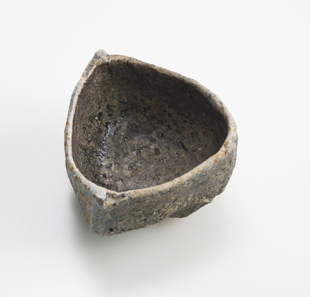 道川 省三, 自然釉三角茶碗, 2024