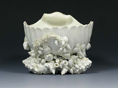 Pair of early Bow Large Shell Salts or Sweetmeats, Circa 1750-52