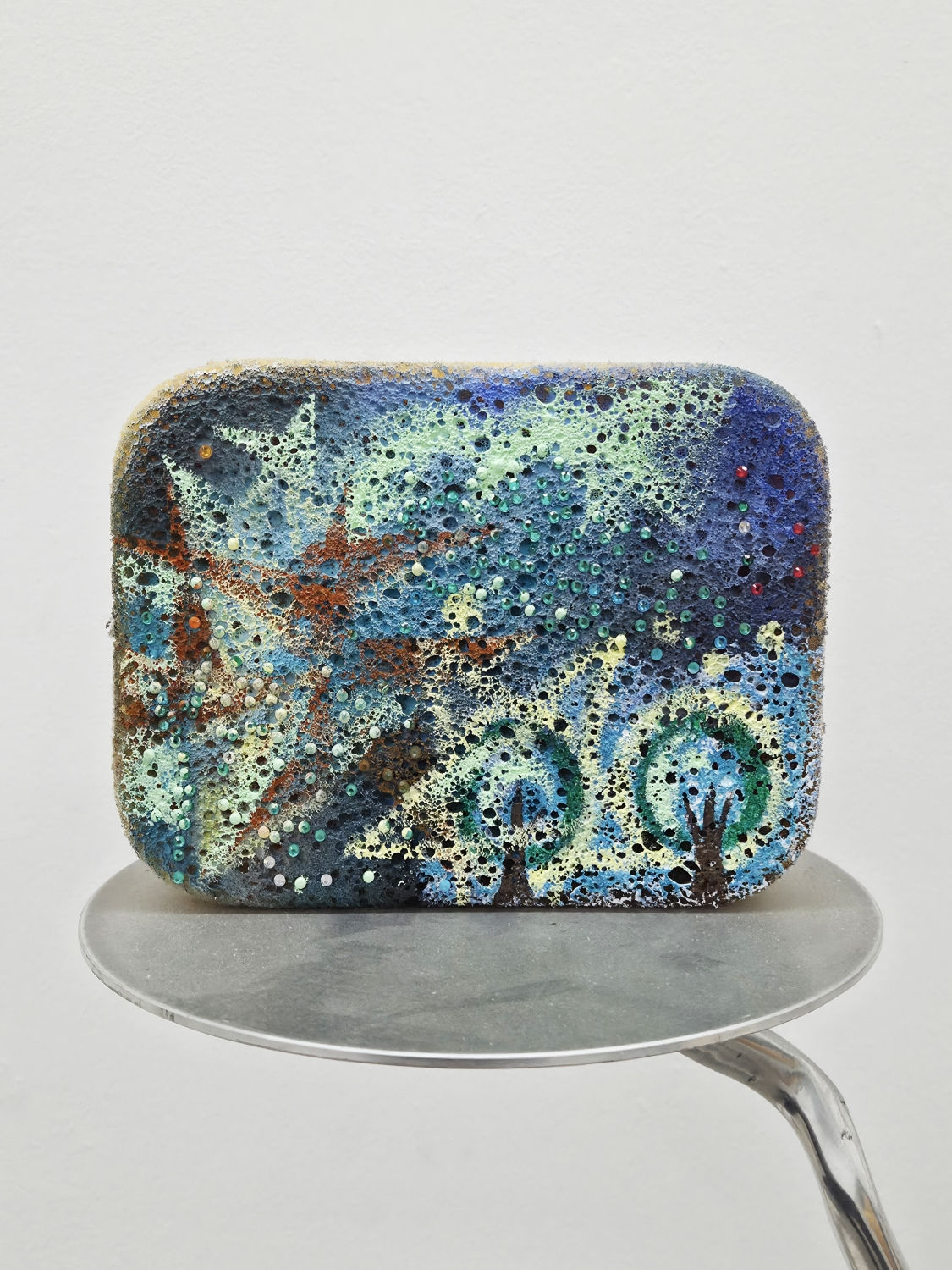 오가영 Kai Oh, 동그라미 나무들 Circle Trees, 스폰지에 아크릴, 큐빅 acrylic and cubic on sponge, 13.8x18.8cm, 2025