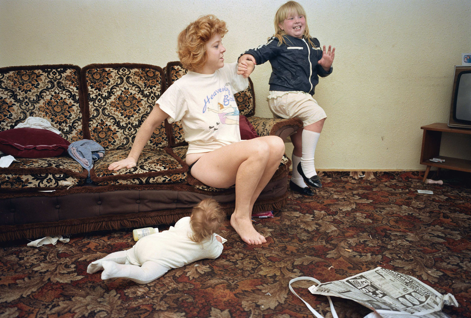 Nick Waplington, UNTITLED (LR88 178 1.4), from the series Living Room, 1985-97