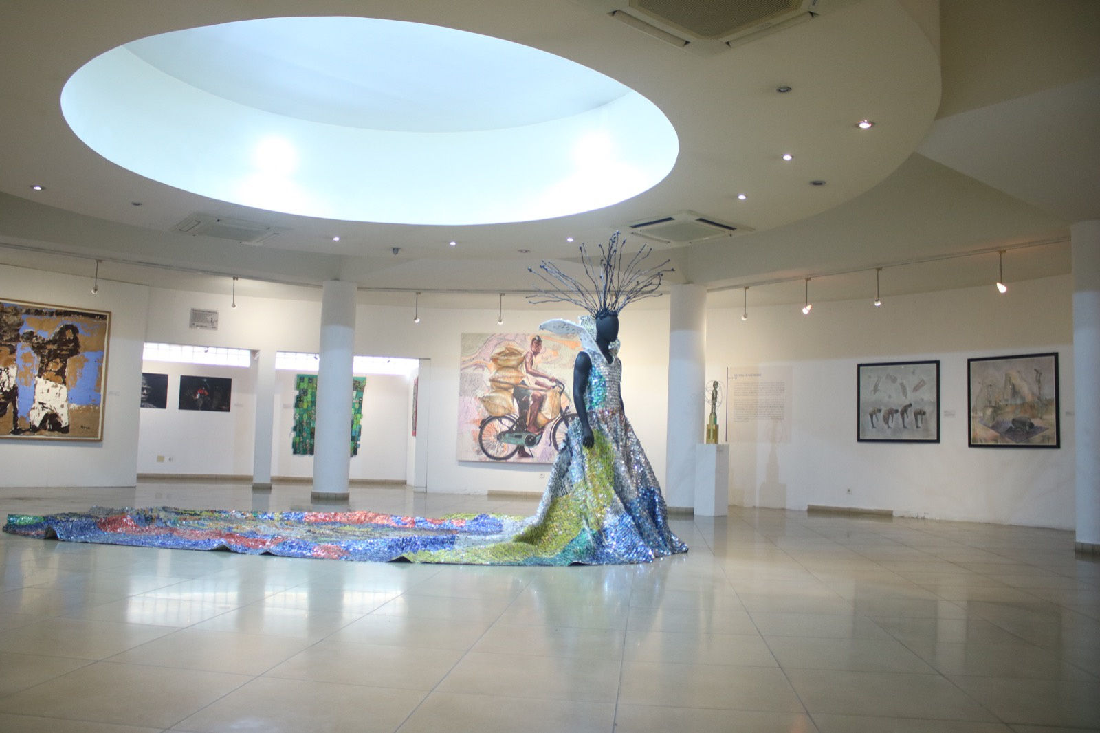 akka project, contemporary african art, africa, emerging, venezia, dubai, painting, abidjan, ivory coast, la rotonde des arts, fondation dapper, peterson kamwathi, kenya