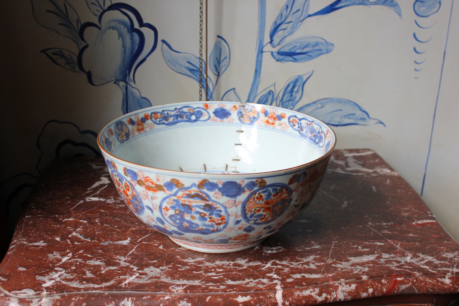 Large 18th century Chinese bowl