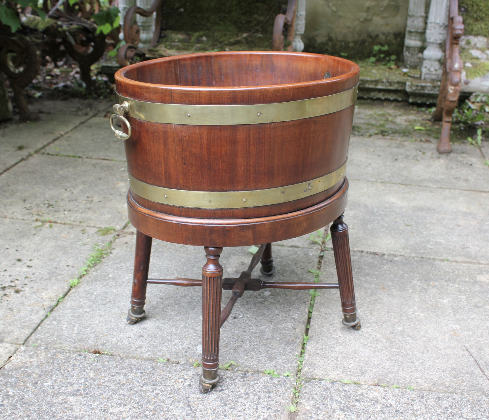 !8th century English mahogany wine cooler, Circa 1780