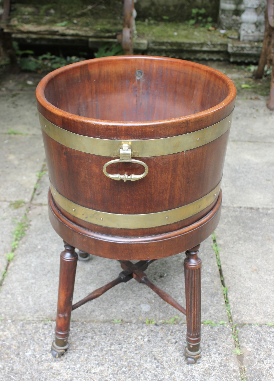 !8th century English mahogany wine cooler, Circa 1780