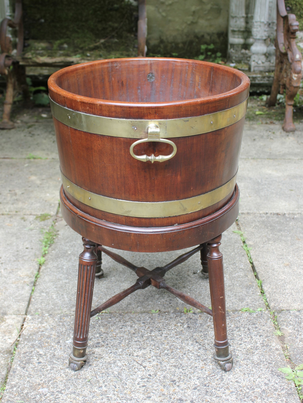 !8th century English mahogany wine cooler, Circa 1780