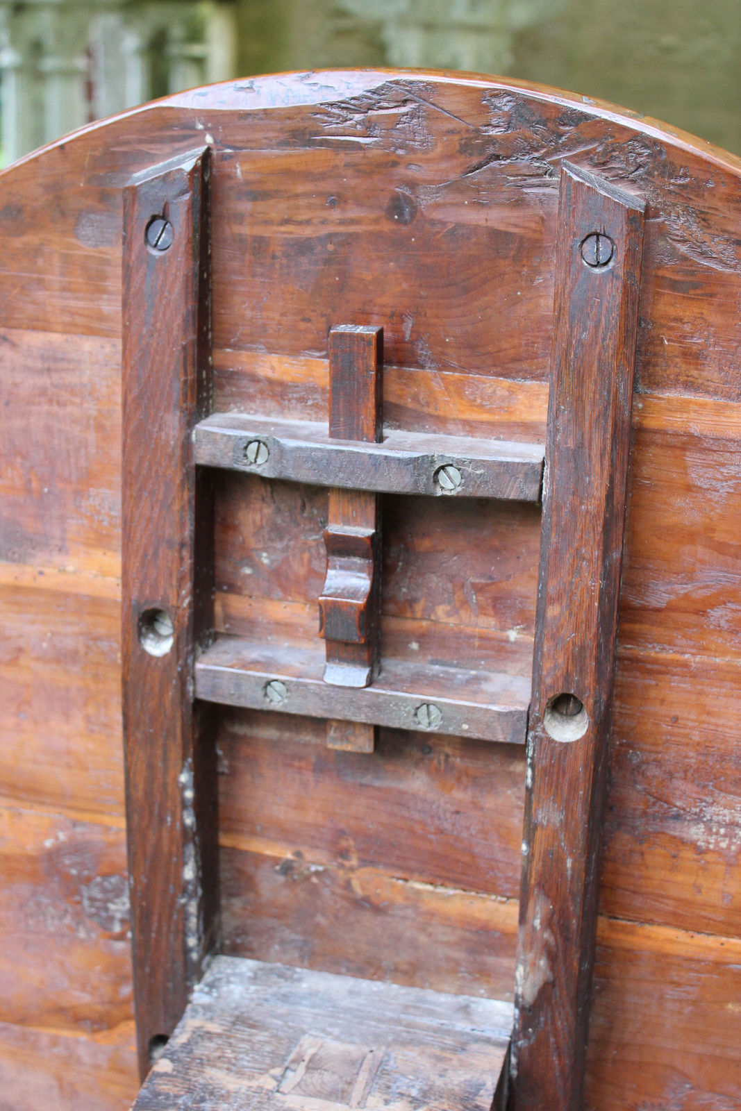 Georgian yew wood and oak tripod table, 18th century