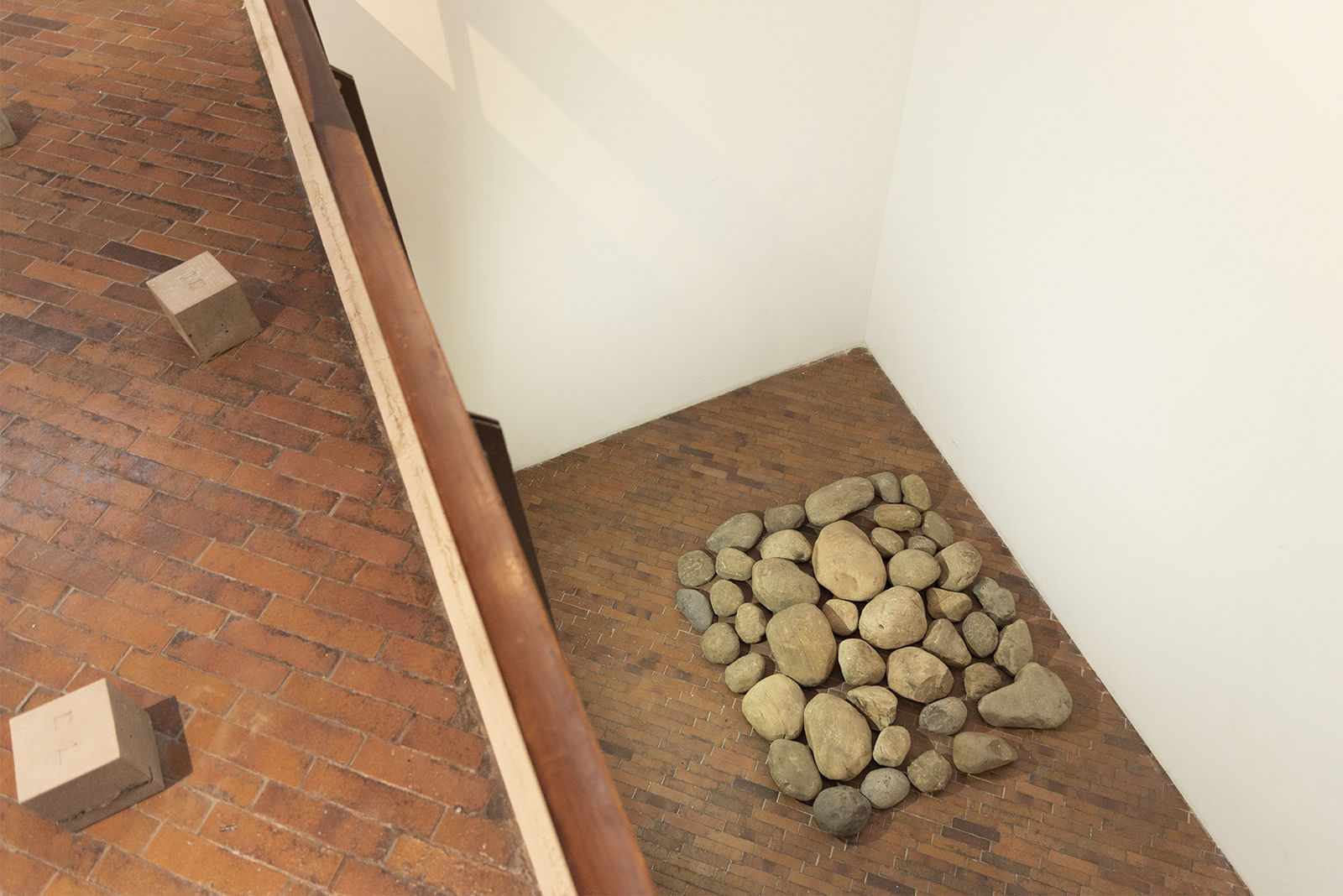 Installation view, Teresa Margolles: Estorbo, MAMBO Museo de Arte Moderno de Bogotá, Bogotá, Colombia, 2019