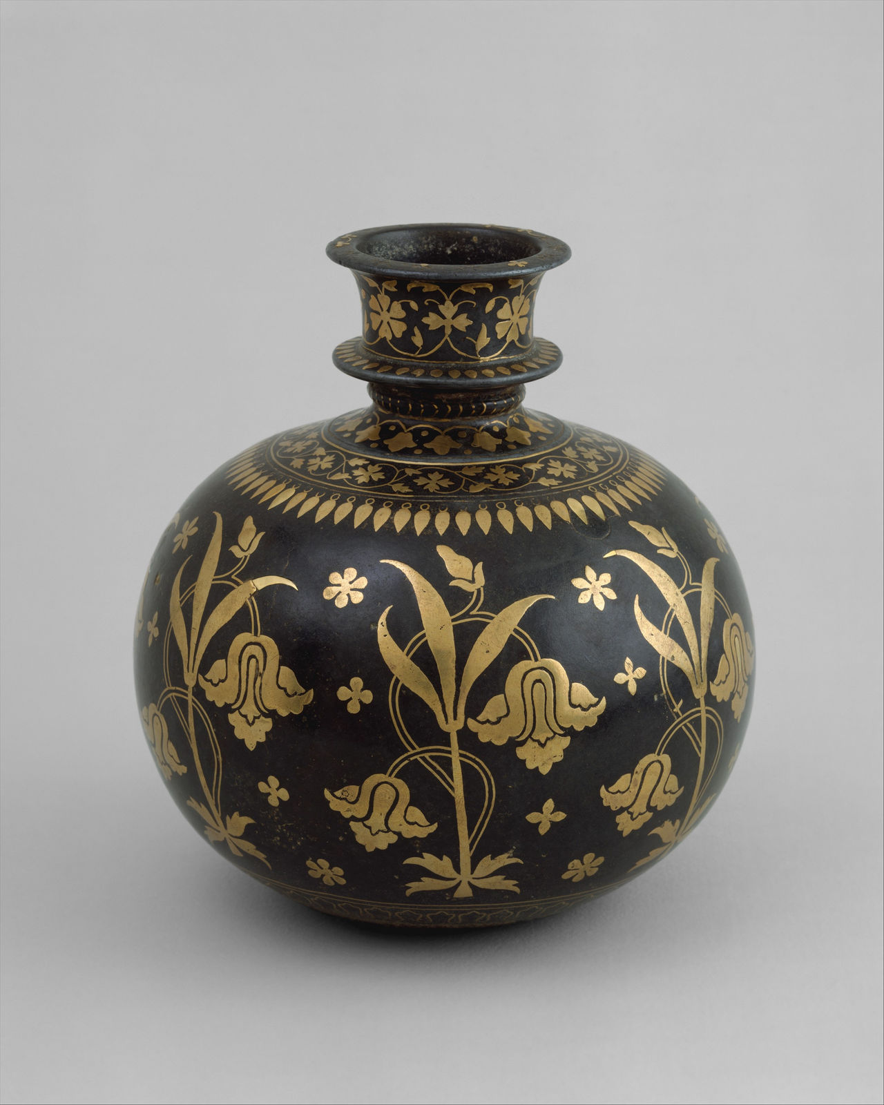 Bidri Huqqa Base, with Iris decoration, 17th century