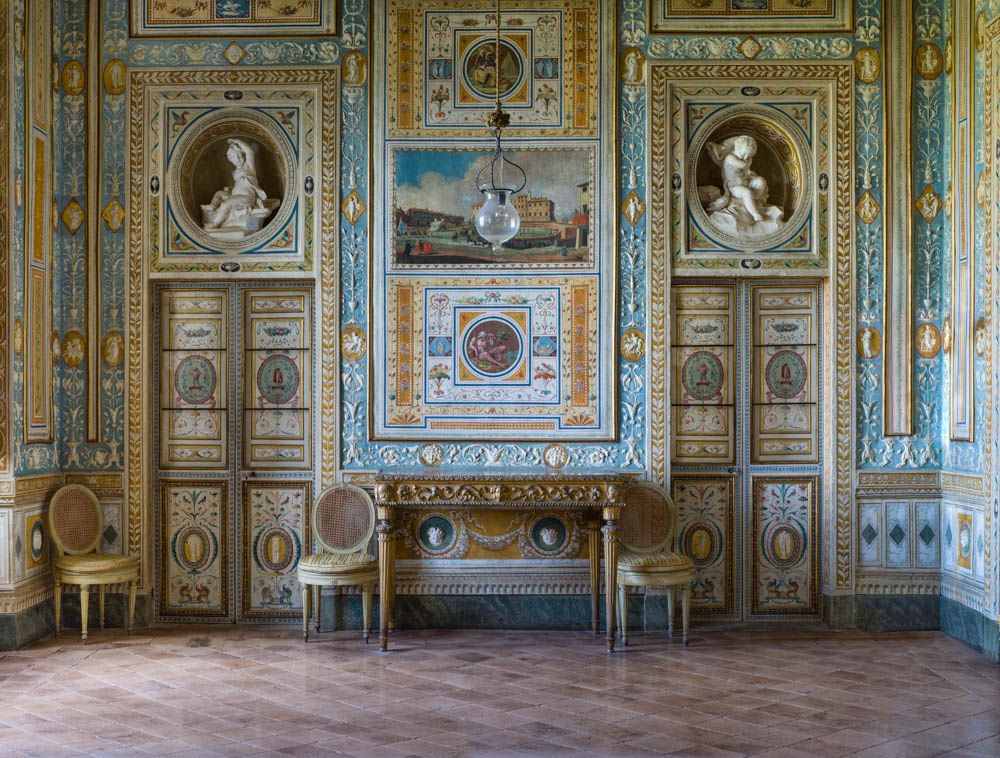 Dale Goffigon, 12 Palazzo Altieri