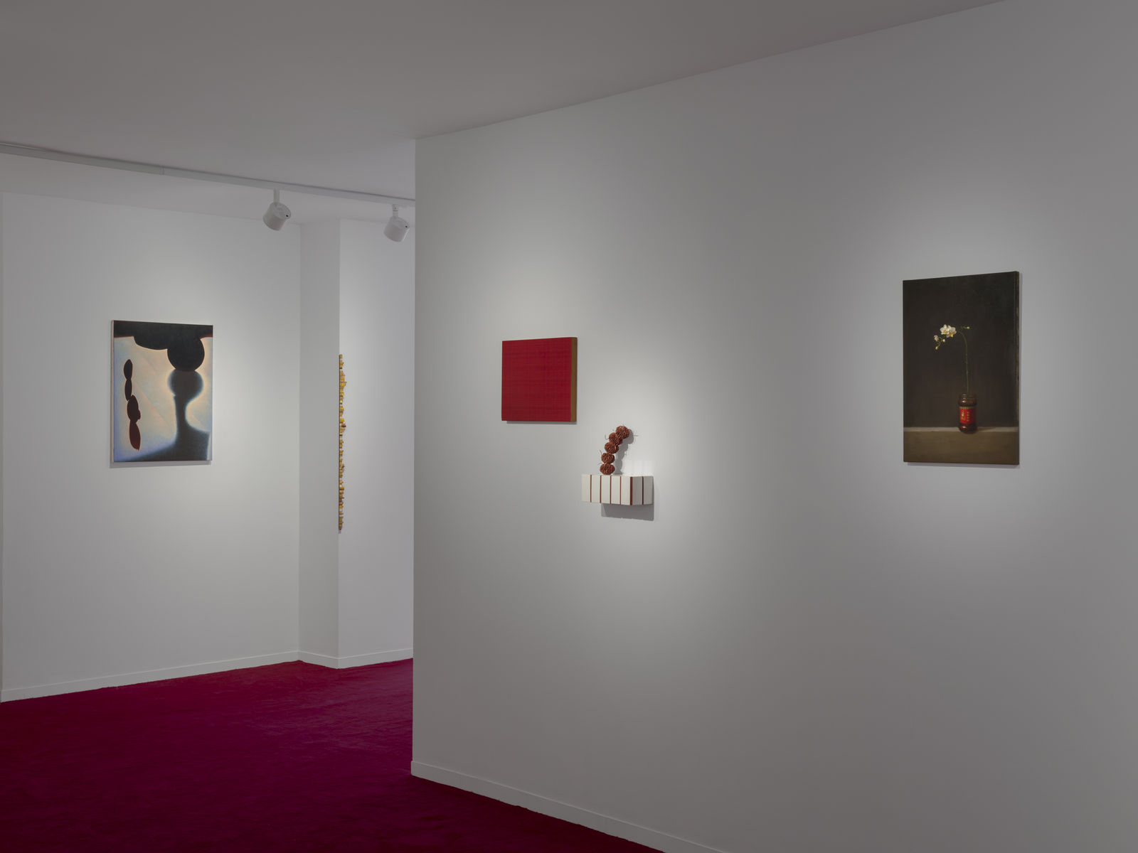 “NOV. 10, 2001”展览现场，2025年，totalab + ZiWU 誌屋，上海