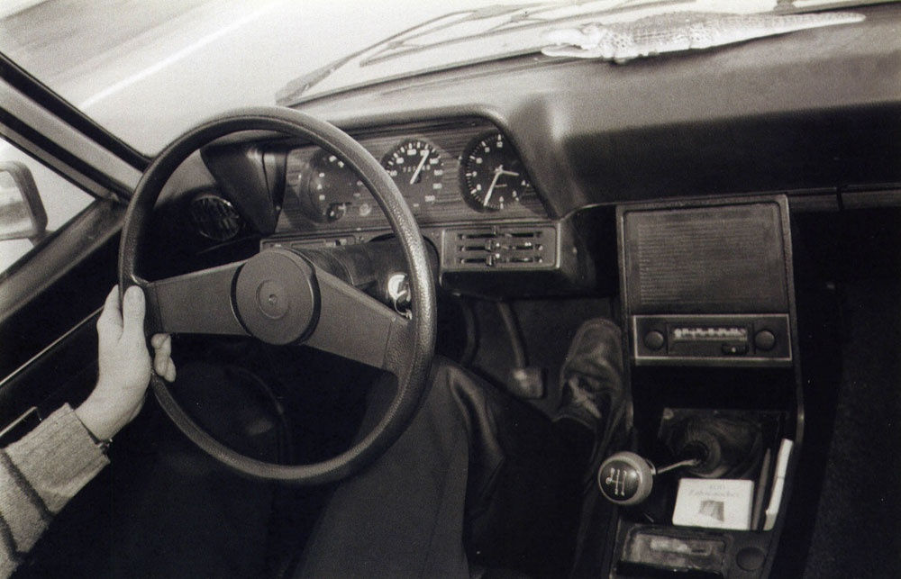 Hans-Peter Feldmann, Car radios taken while good music was playing