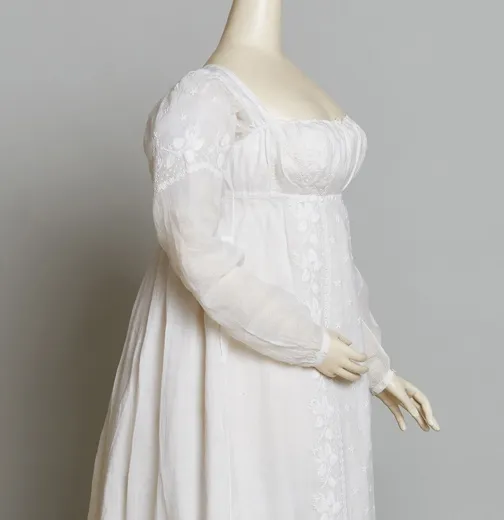 possibly British, Embroidered muslin dress, ca. 1810