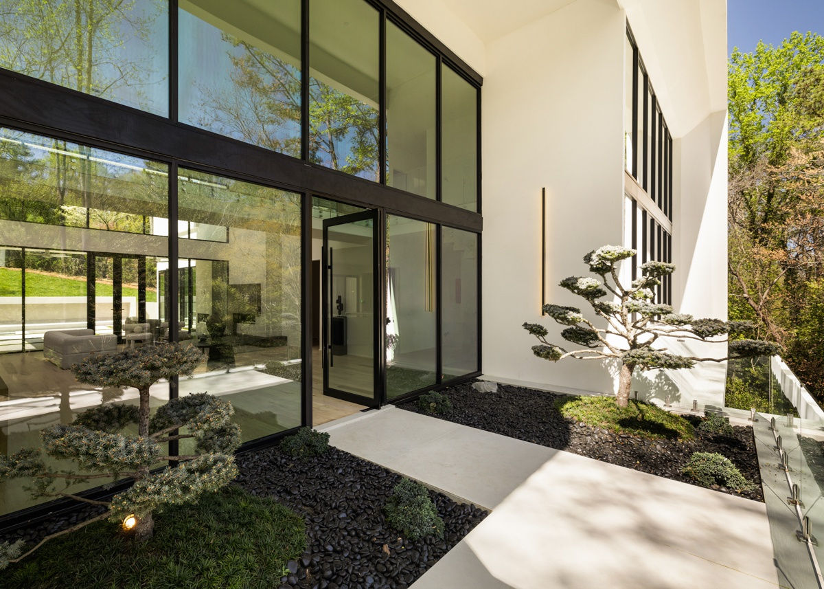 Exterior of a luxury modern home in Atlanta, GA.