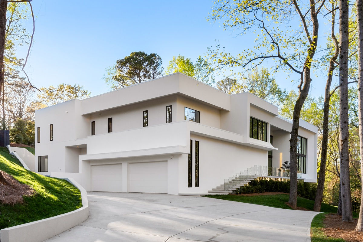 Exterior of a luxury modern home in Atlanta, GA.