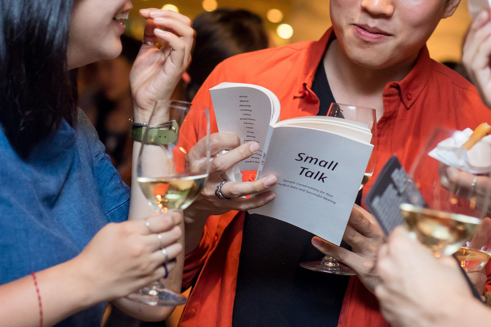 스몰토크 - 완벽한 데이트와 성공적인 모임을 위한 대화의 표본 Small Talk: Sample Conversations for Your Perfect Date and Successful Meeting...