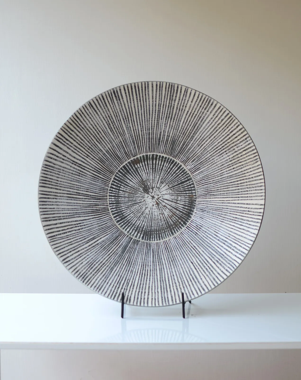 15C. Large Charger Monochrome, 40 cm. £700