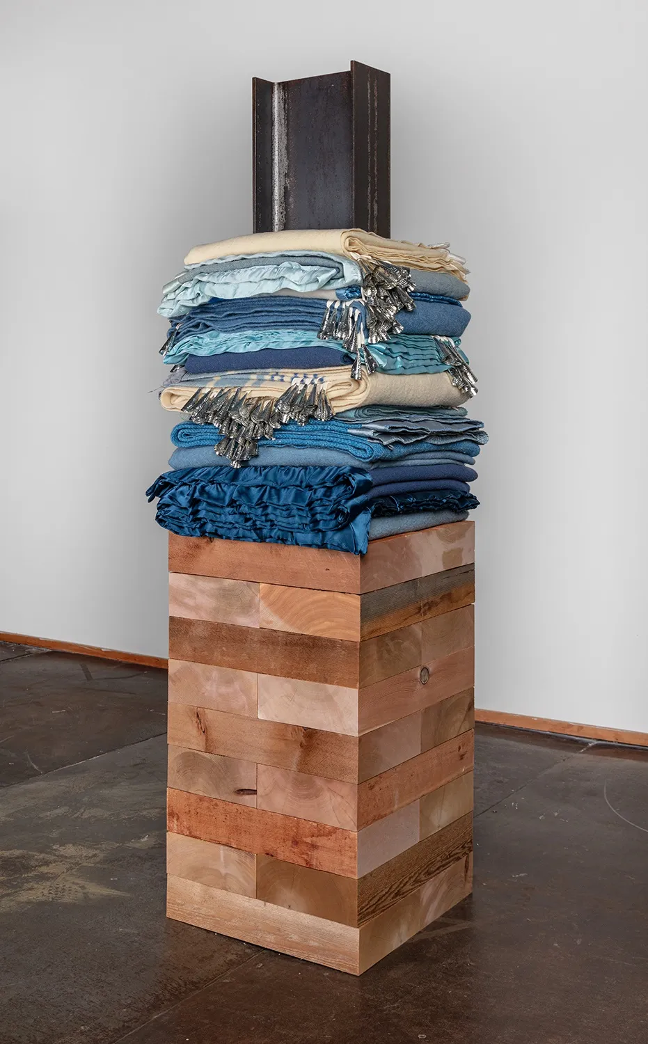 Marie Watt, Skywalker/Skyscraper (Rattle), 2023