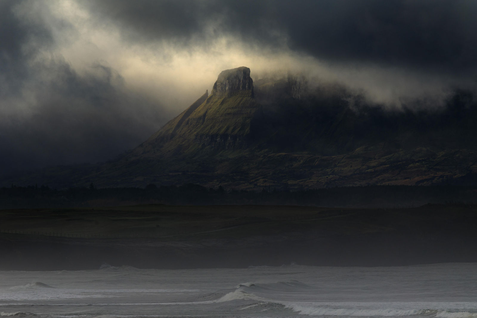 Donal Murphy, Light breaking on Eagles Rock