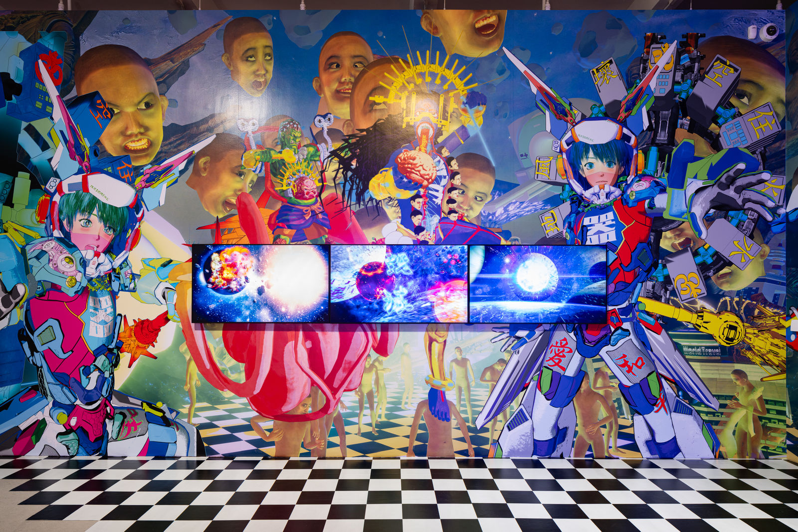 陆扬作品，「保持在線：雲中遊蕩」展覽場景，大館當代美術館，香港，2025 相片由大館當代美術館提供，攝影：關尚智 Lu Yang's artworks. Exhibition view of Stay Connected: Navigating the Cloud, Tai Kwun Contemporary, Hong Kong, 2025. Courtesy...