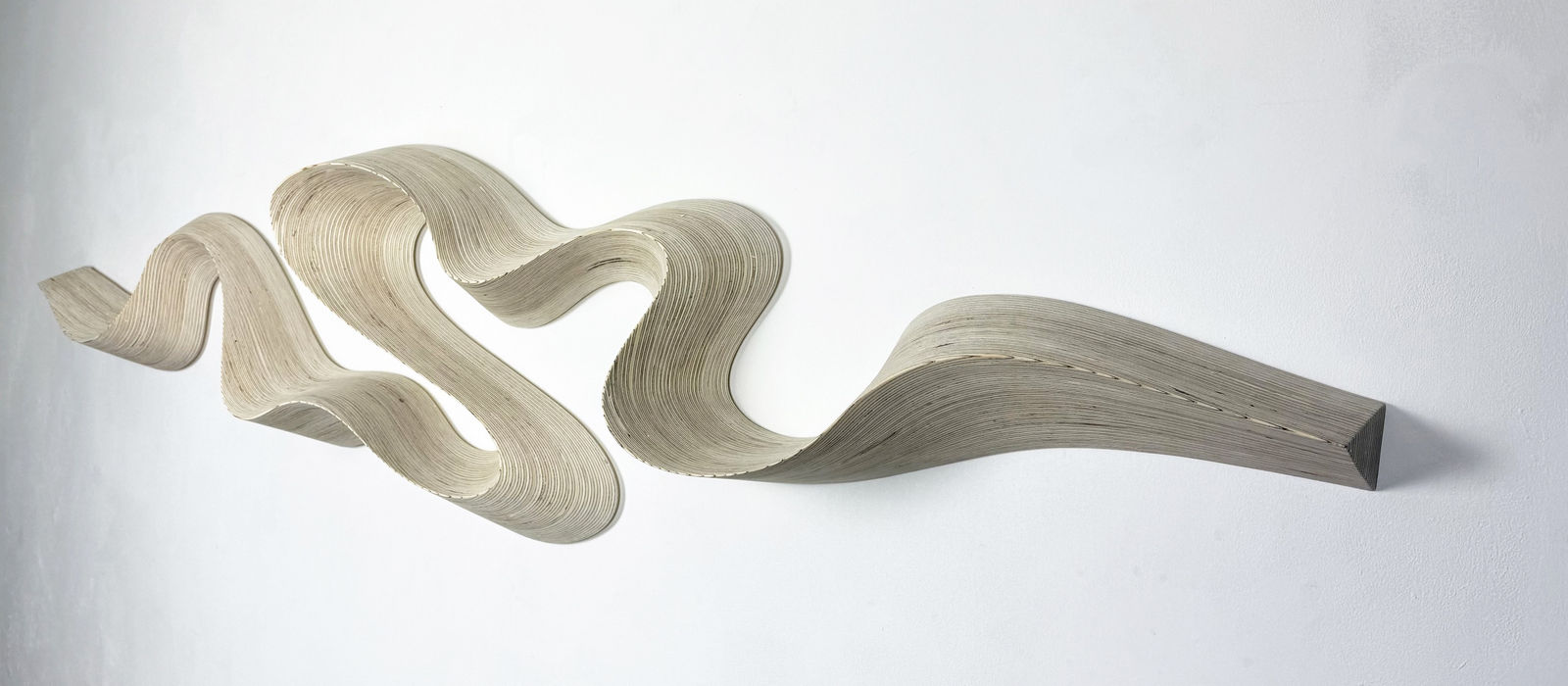 Daniel Mirchev, The Line