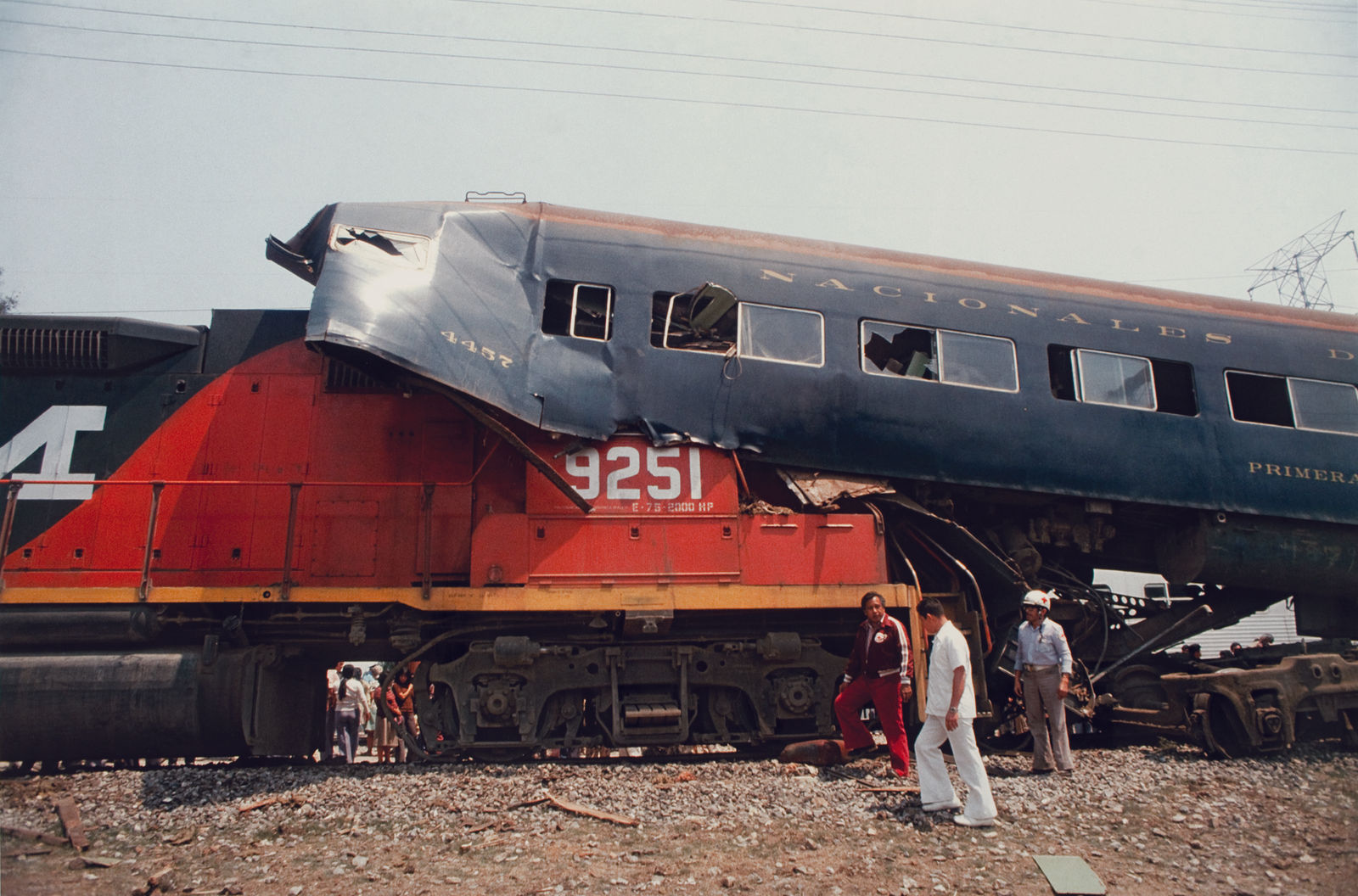 Enrique Metinides, Untitled (Alcanse dos ferrocarriles en el Estado de Hidalgo), 1980s