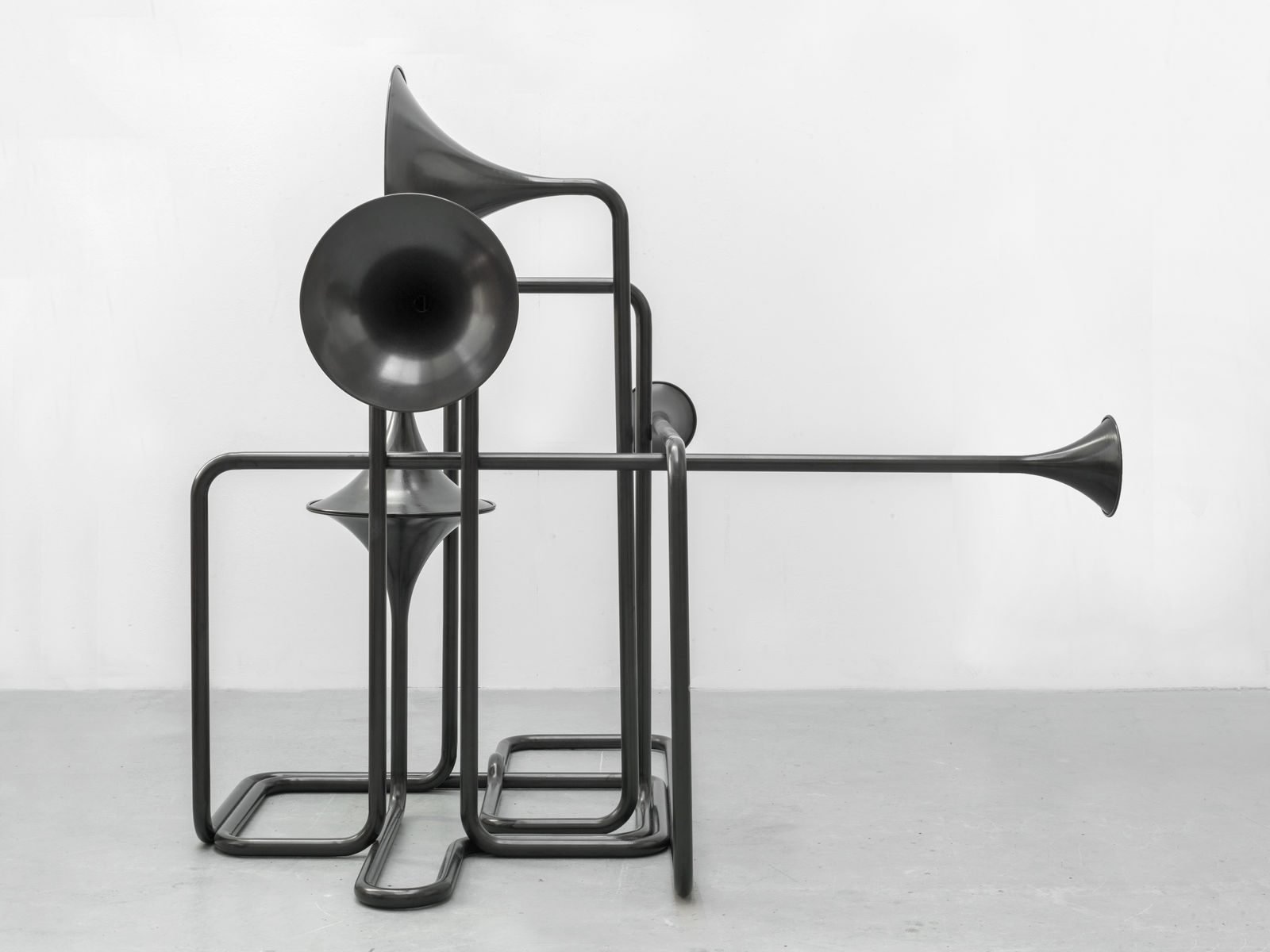 Alicja Kwade, Hypothetisches Gebilde, 2017