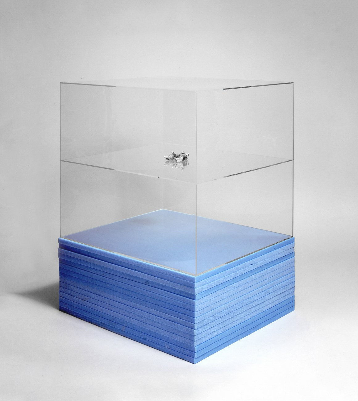 Adel Abdessemed, Ocean View, 2005