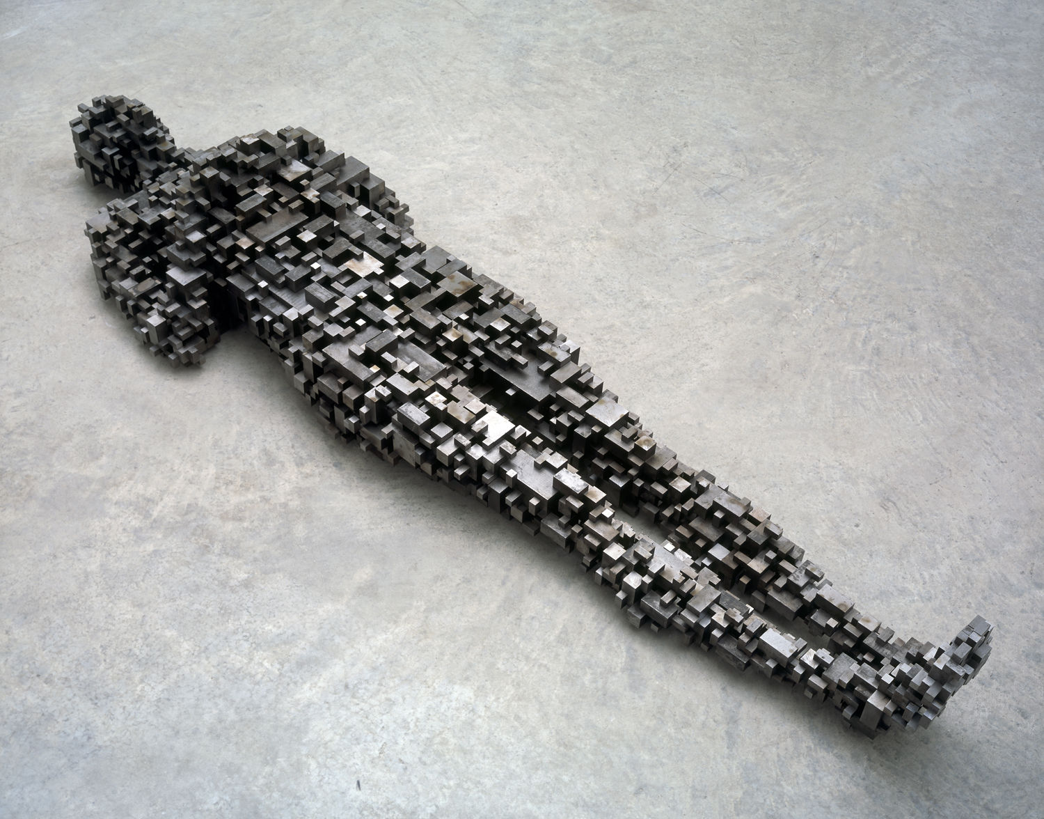 Antony Gormley, DISTILLATE I, 2003