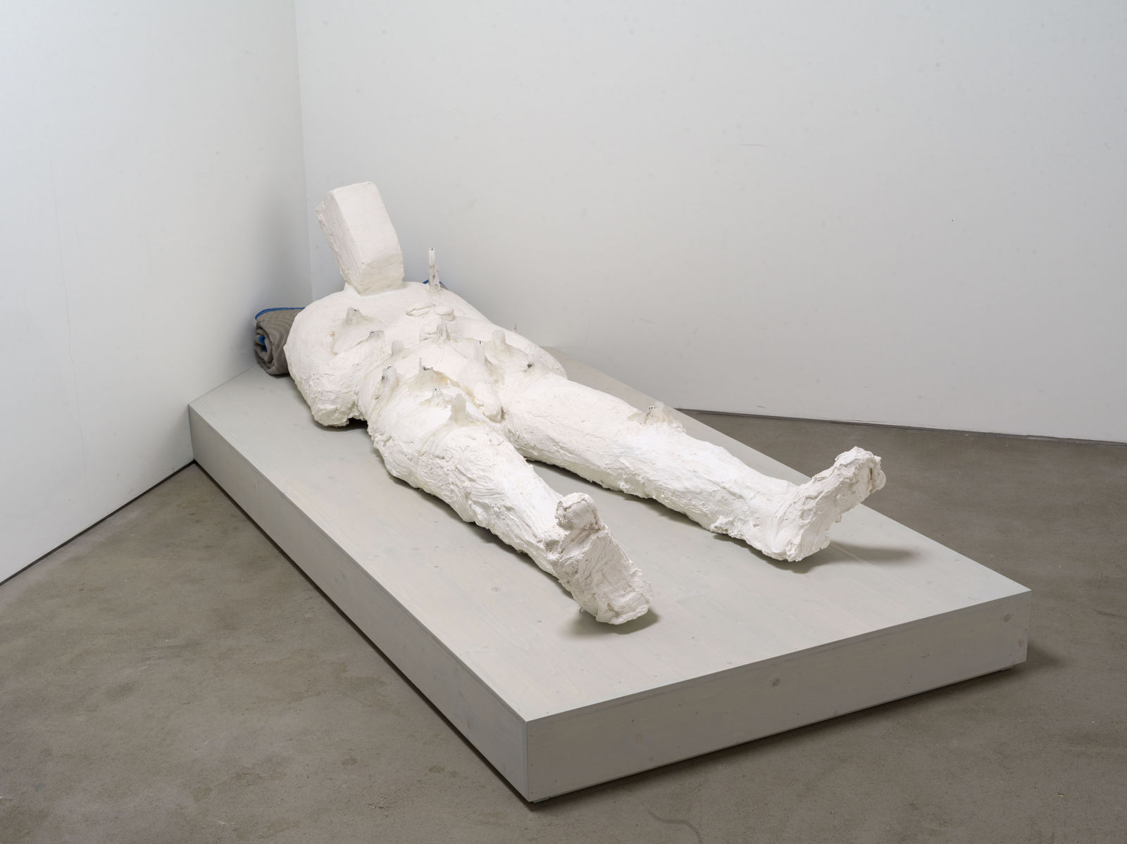 Nicole Eisenman, Slouching guy (Sun), 2012