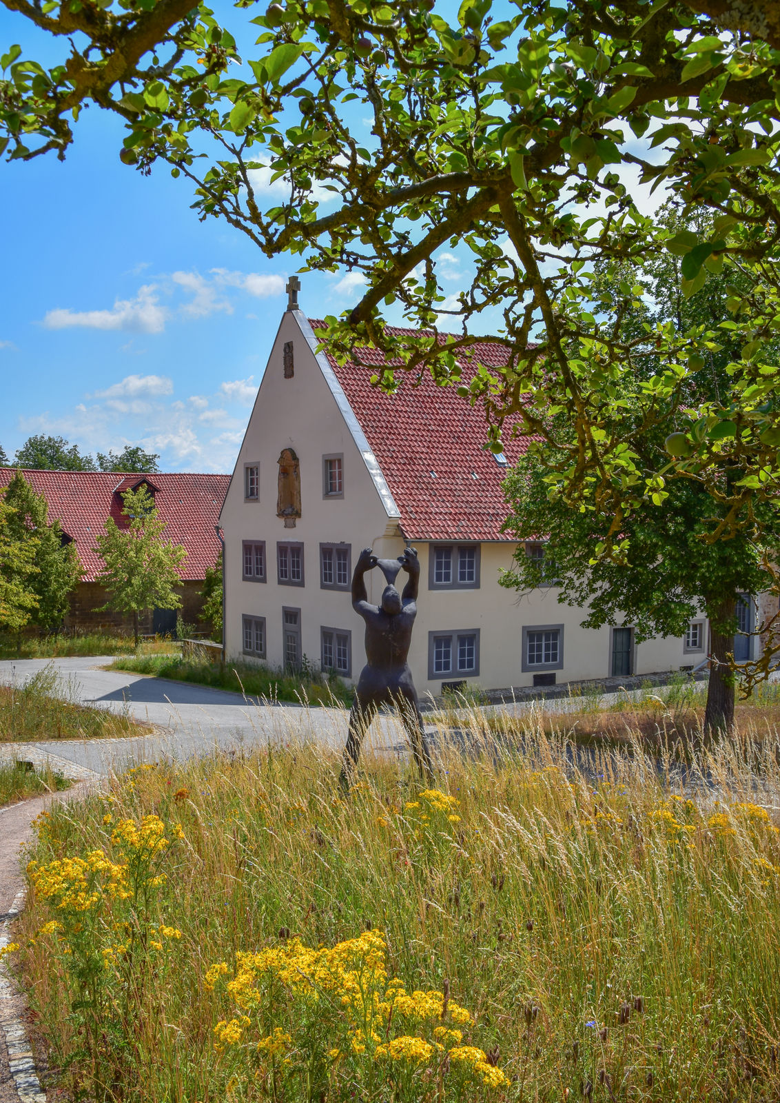 Nicole Eisenman, Inhaling Object Symbol Guy, 2024