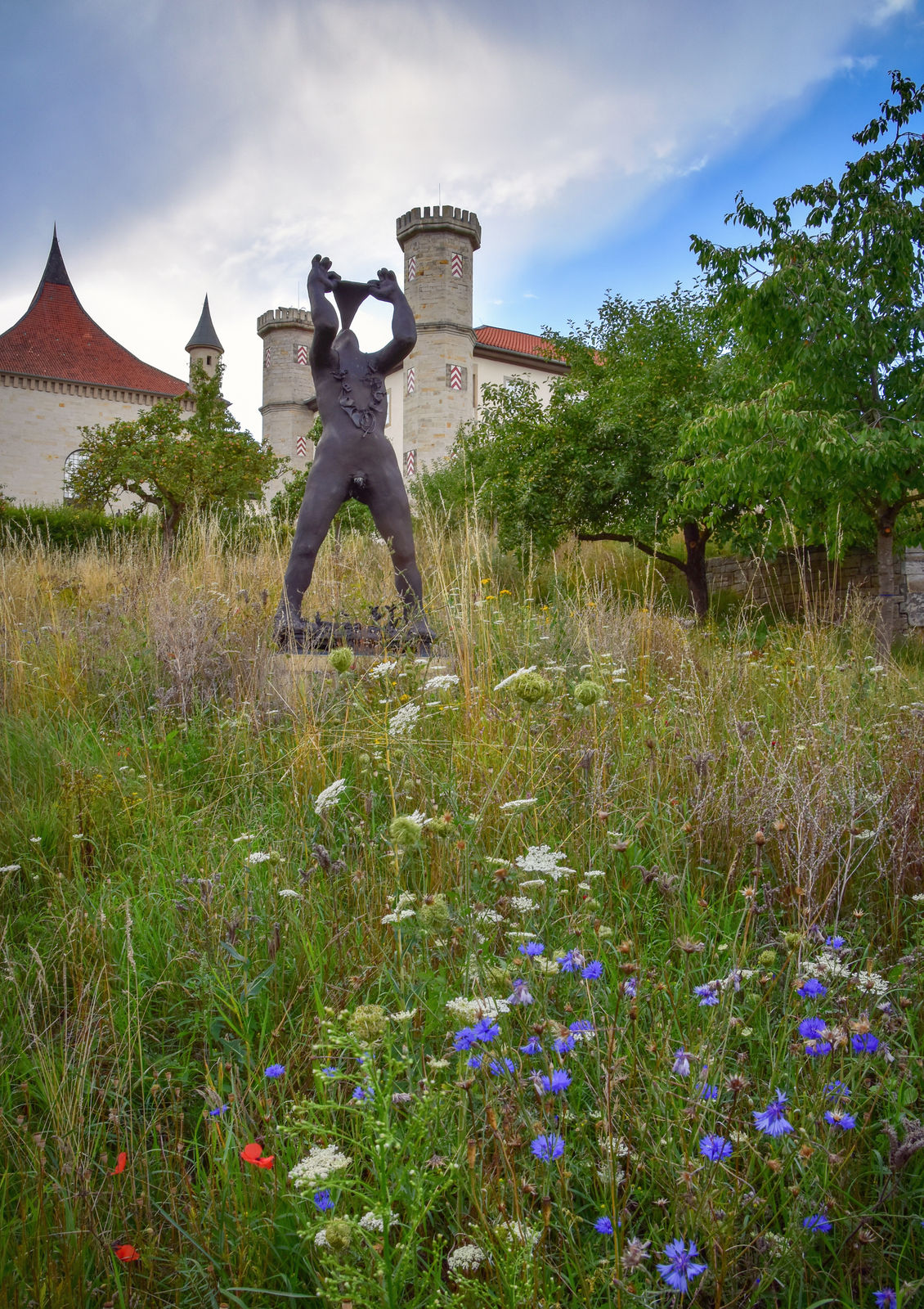 Nicole Eisenman, Inhaling Object Symbol Guy, 2024