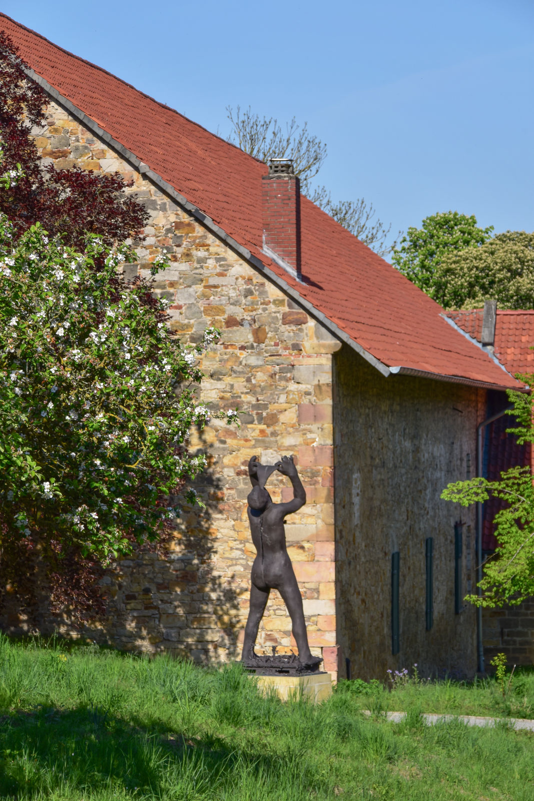 Nicole Eisenman, Inhaling Object Symbol Guy, 2024