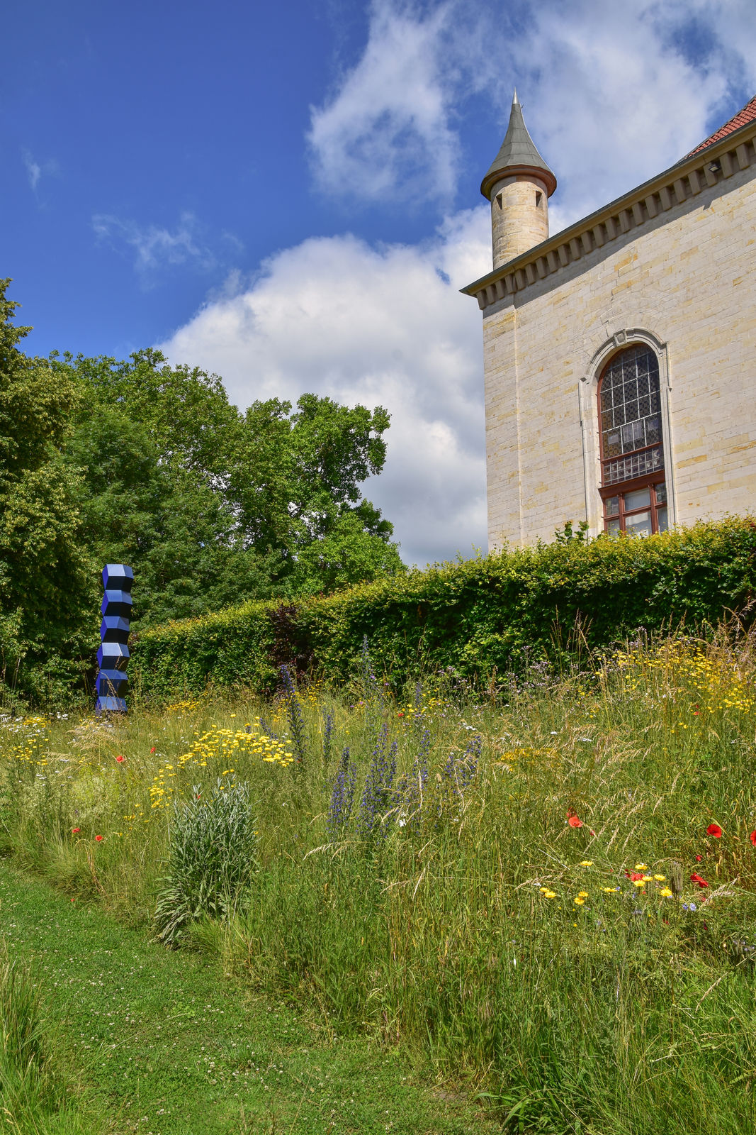 Angela Bulloch, Heavy Metal Stack of Six: Trichrome Blue, 2016